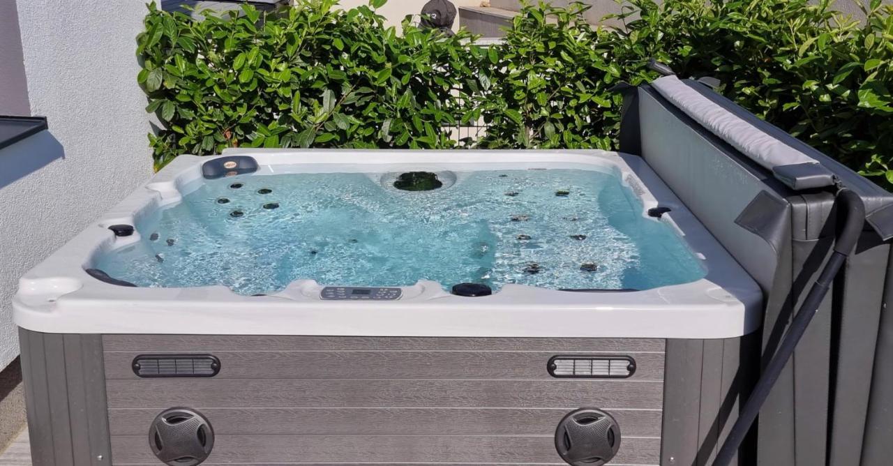 Bartol Luxury Apartments Krk Croatia, With Own Hot Tub - Whirlpool Krk Town Dış mekan fotoğraf