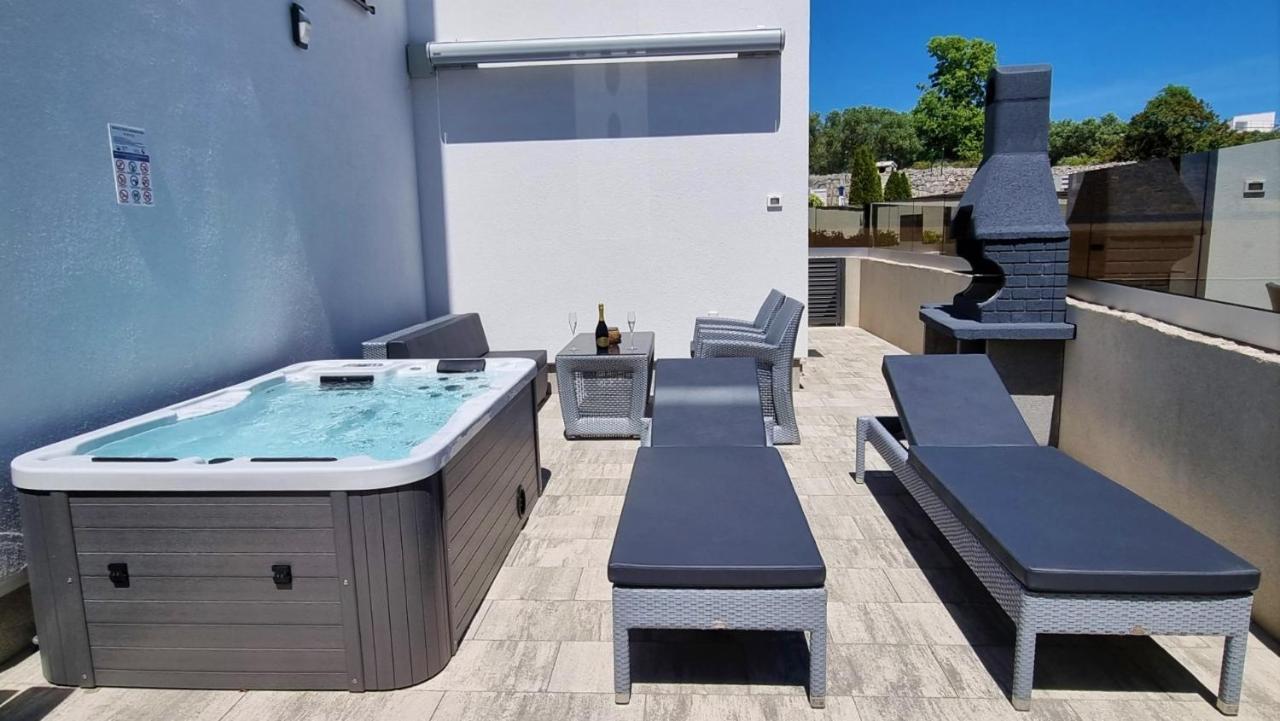 Bartol Luxury Apartments Krk Croatia, With Own Hot Tub - Whirlpool Krk Town Dış mekan fotoğraf