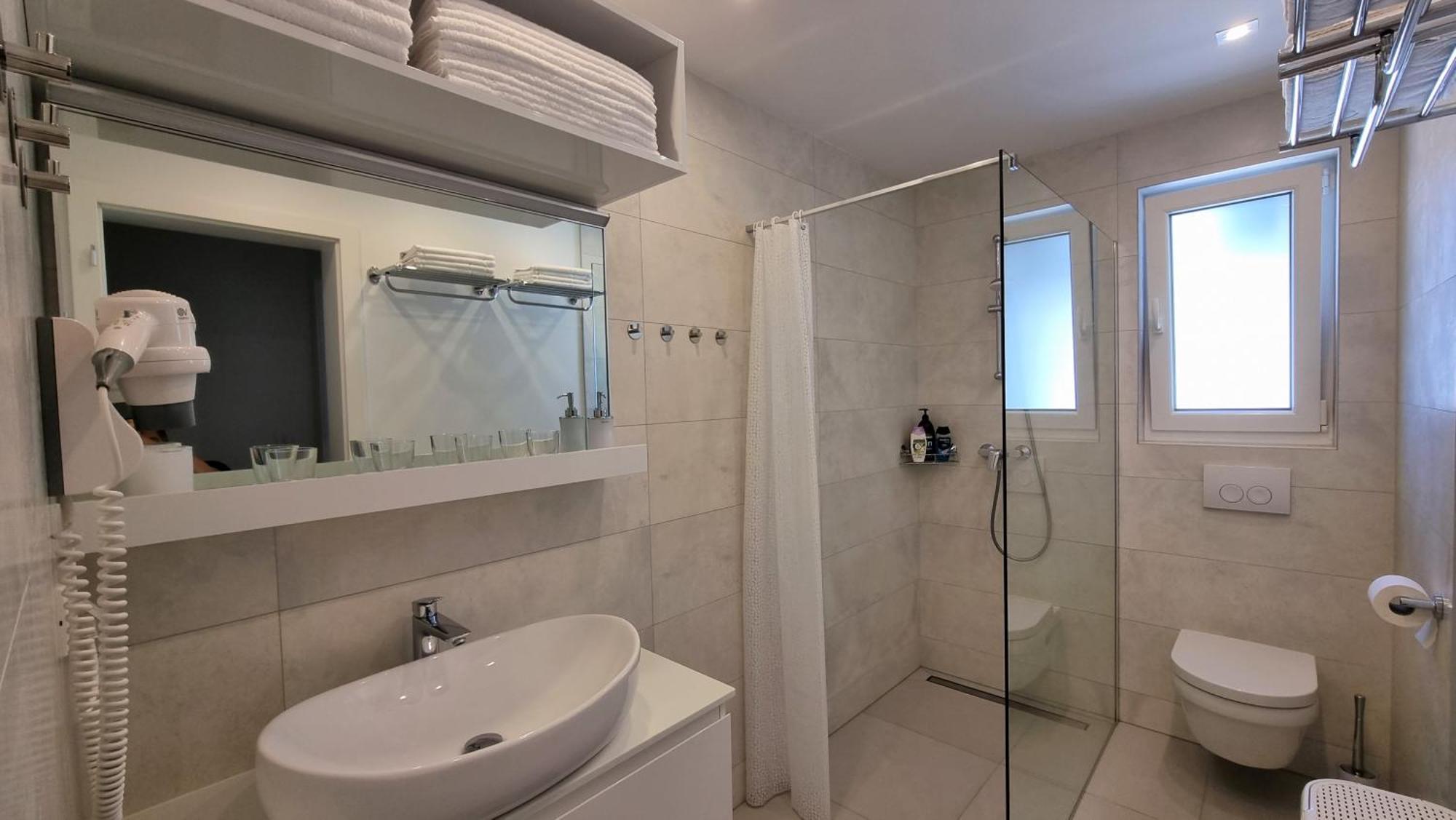 Bartol Luxury Apartments Krk Croatia, With Own Hot Tub - Whirlpool Krk Town Oda fotoğraf