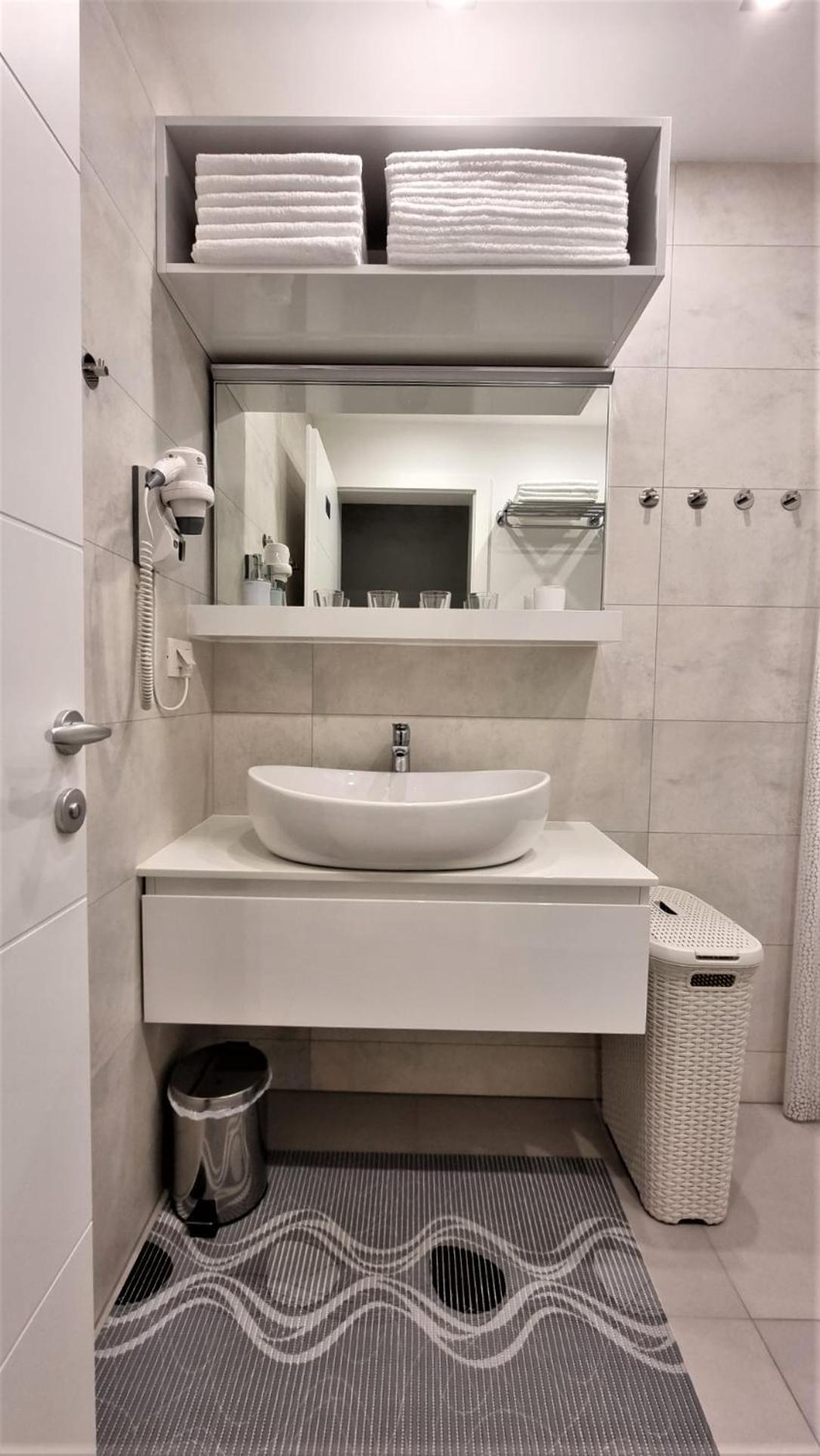 Bartol Luxury Apartments Krk Croatia, With Own Hot Tub - Whirlpool Krk Town Oda fotoğraf